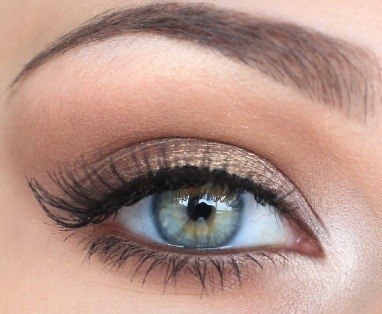 mascara-blue-eyes